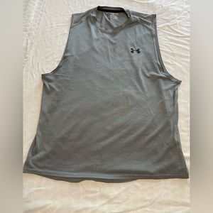 Under Armour heatgear sleeveless loose LG